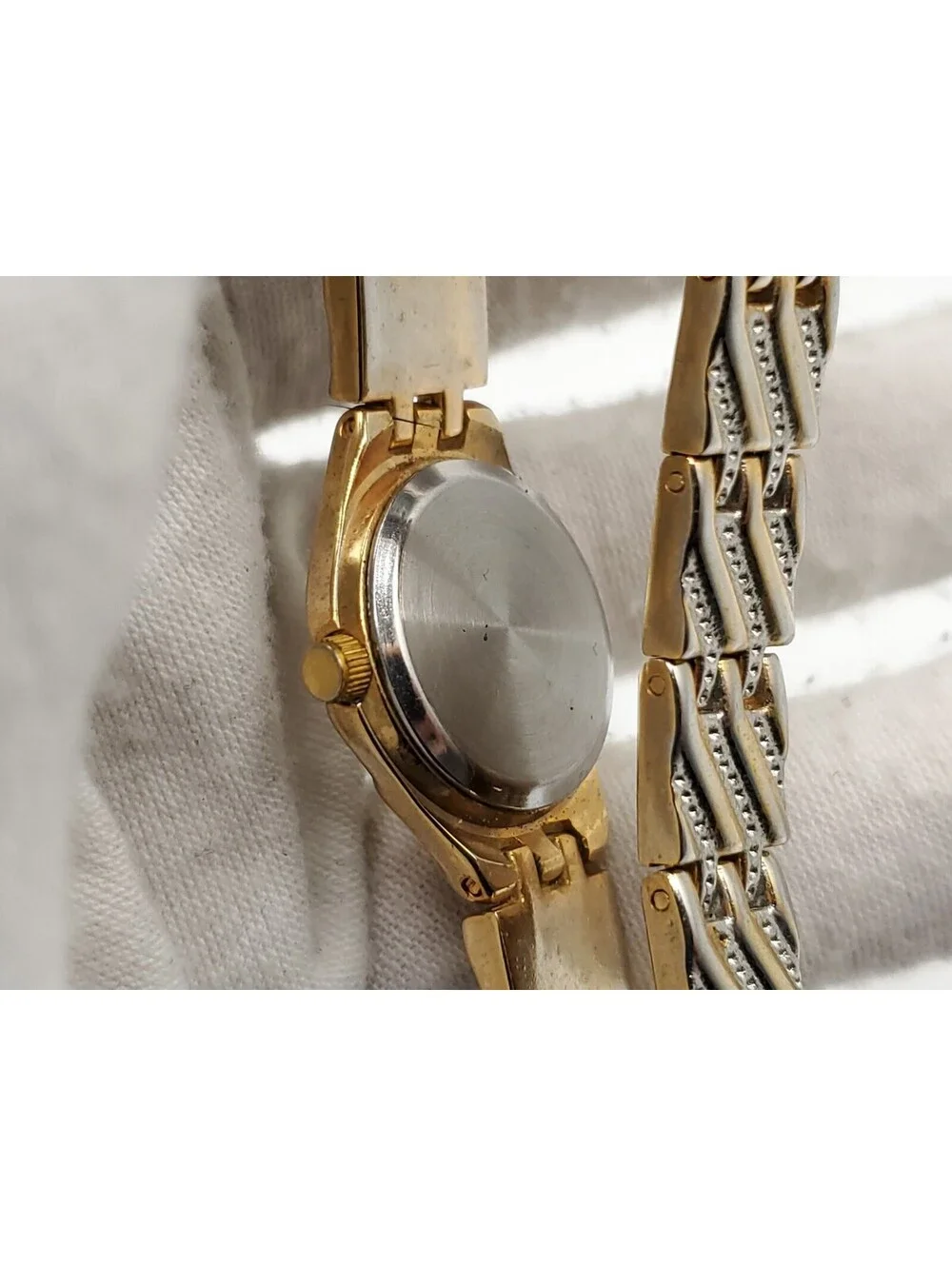 Joey Womens Quartz Watch New Battery Two-Tone 22mm